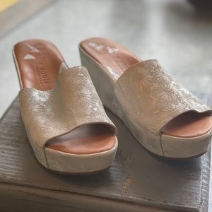 Gentle Soul Sandals